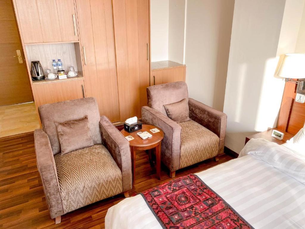 Esquire Hotels & Apartments Rawalpindi Dış mekan fotoğraf